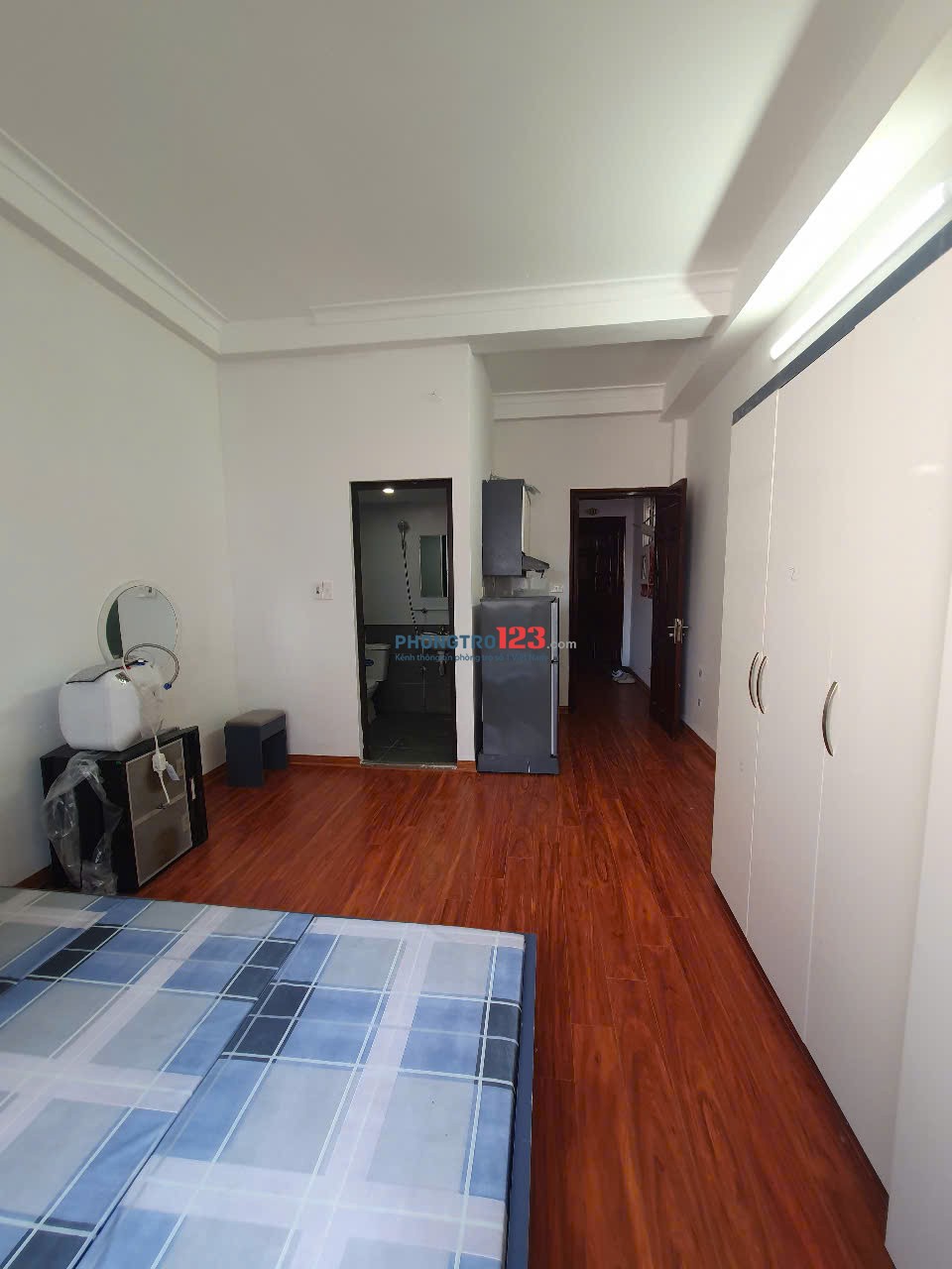 Sẵn phòng ở luôn, ngõ 129 Nguyễn Trãi ( đối diện Royal city), diện tích 22m, giá 4.5tr