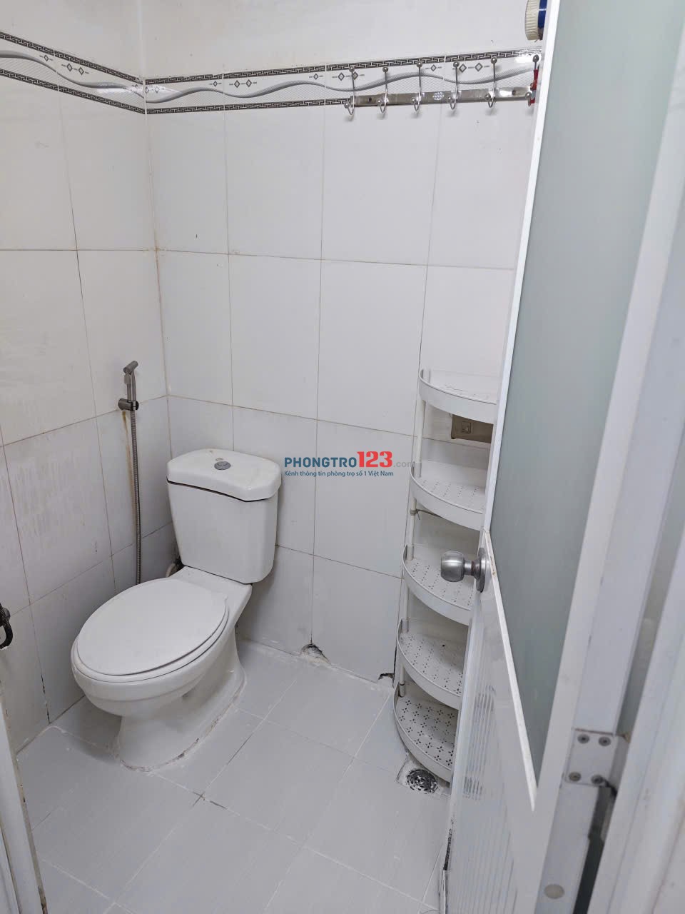 Phòng trọ ngay giga mall, đại học luật giá 2,7 tr/tháng phòng rộng 18m2 có máy lạnh inverter
