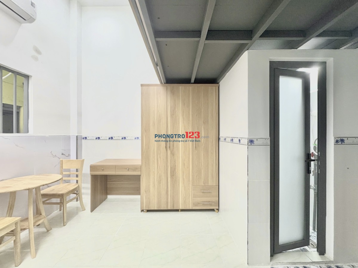PHÒNG NGAY LÀNG ĐẠI HỌC - SÁT BÊN KTX KHU B