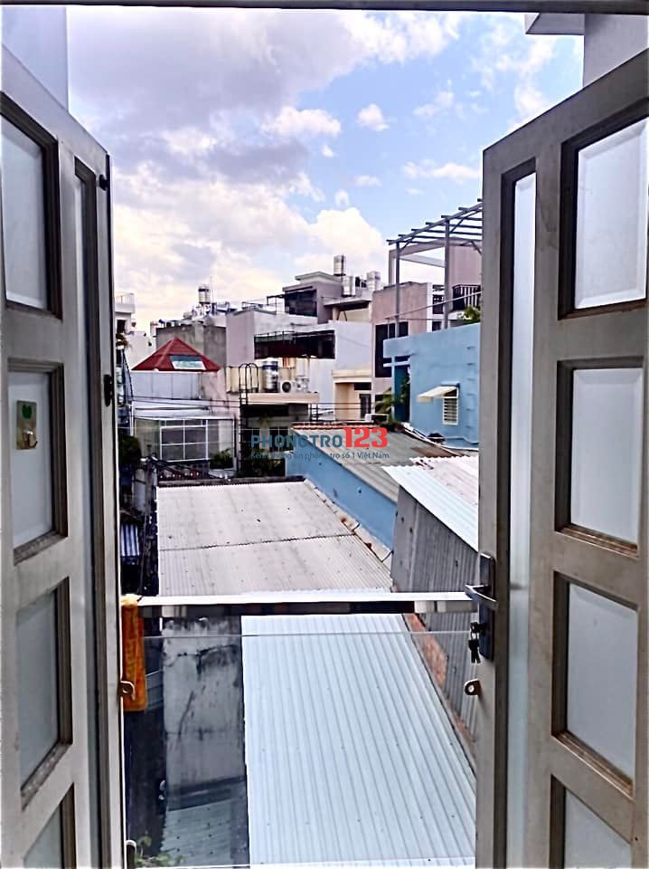 Cho thuê phòng đẹp như khách sạn, CÓ BAN CÔNG, WC riêng, đầy đủ nội thất tại 373 Lý Thường Kiệt
