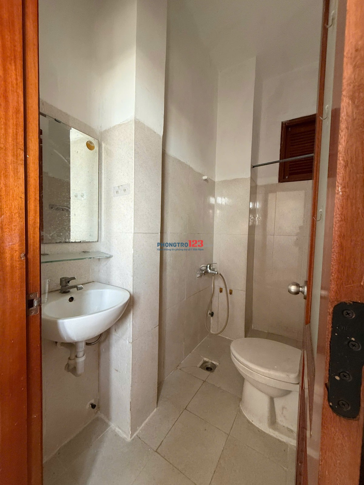 PHÒNG TRỌ ÂU CƠ - AN NINH, SẠCH SẼ, GIÁ SINH VIÊN (Cách VHU 400m)