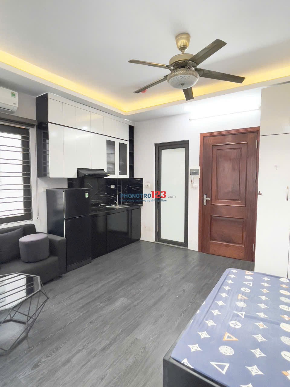 Cho Thuê Căn Hộ Ban Công 35m2 - Thang Máy, Có Dọn Phòng - Trần Bình Trọng Gần Chợ Bà Chiểu