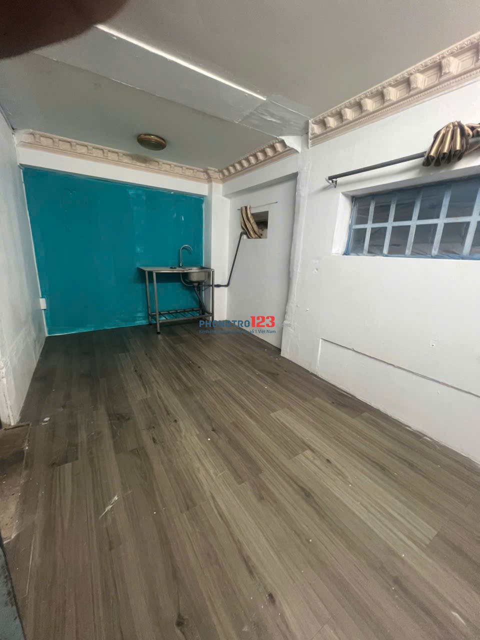 PHÒNG CỬA SỔ, SẠCH SẼ WC RIÊNG, GIỜ TỰ DO GẦN CHỢ BÀ CHIỂU