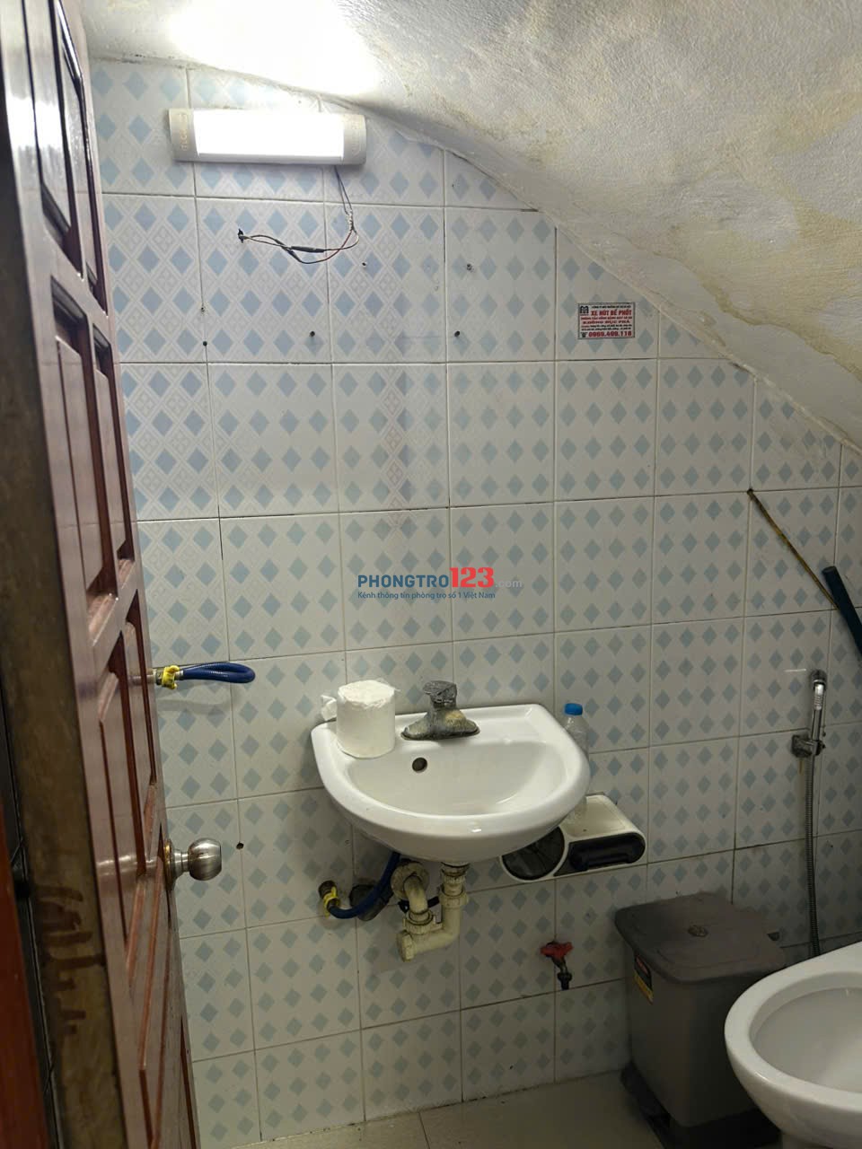 Chính chủ đứng tên sổ đỏ cho thuê nhà số 20/1 Phúc Tân, Hoàn Kiếm, Hà Nội