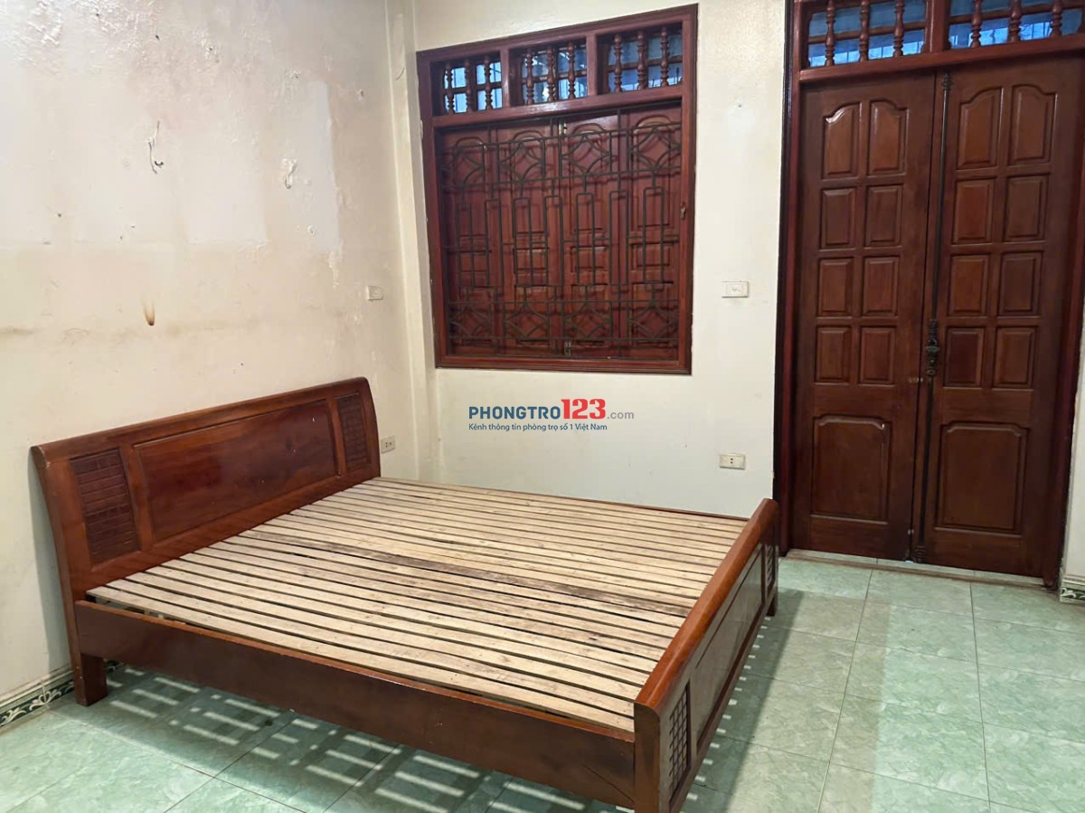 Chính chủ đứng tên sổ đỏ cho thuê nhà số 20/1 Phúc Tân, Hoàn Kiếm, Hà Nội