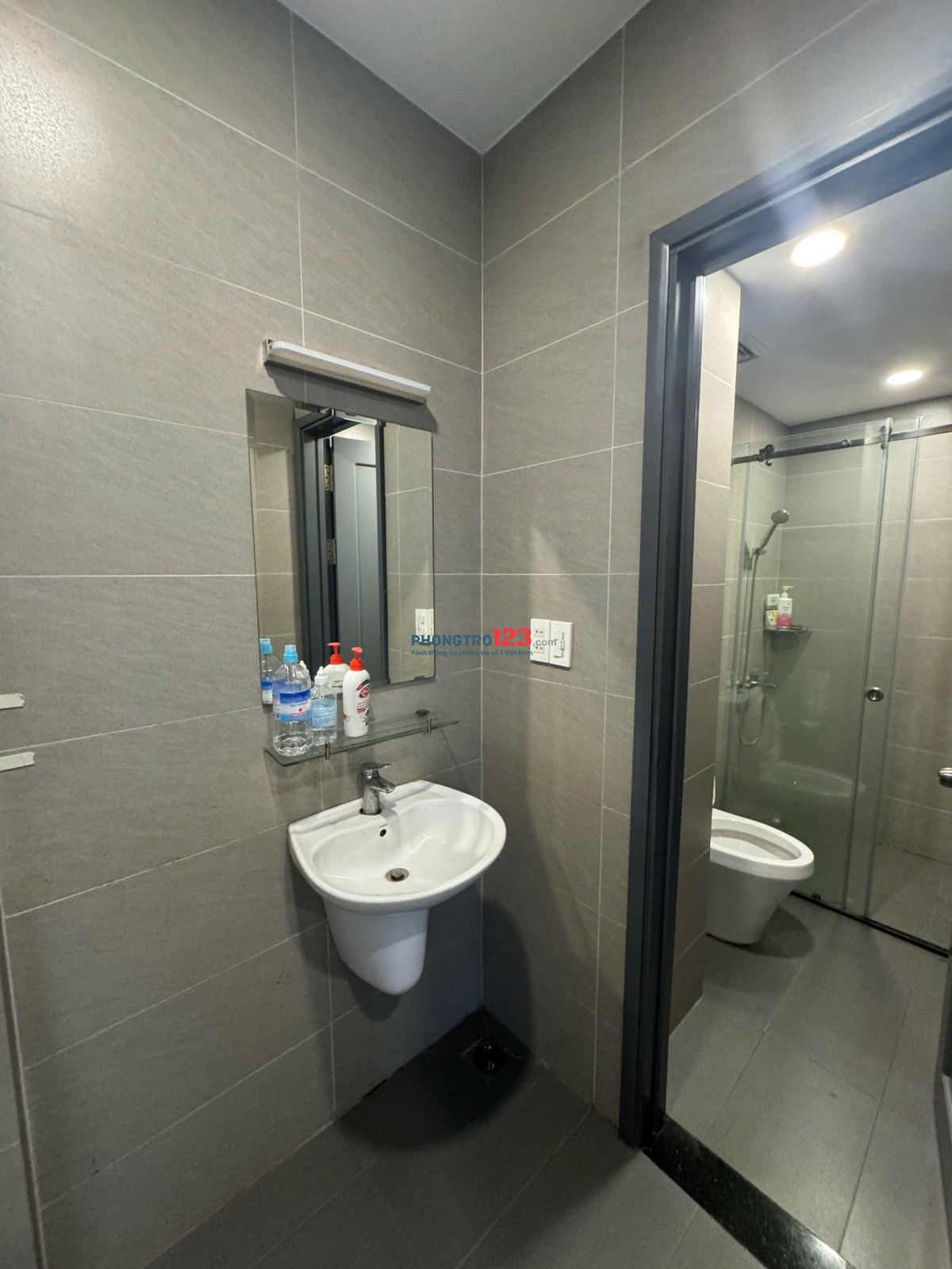 Cho thuê vp đối diện chùa Vĩnh Nghiêm 80m2 giá 30tr/tháng đã gồm nội thất và phí quản lý