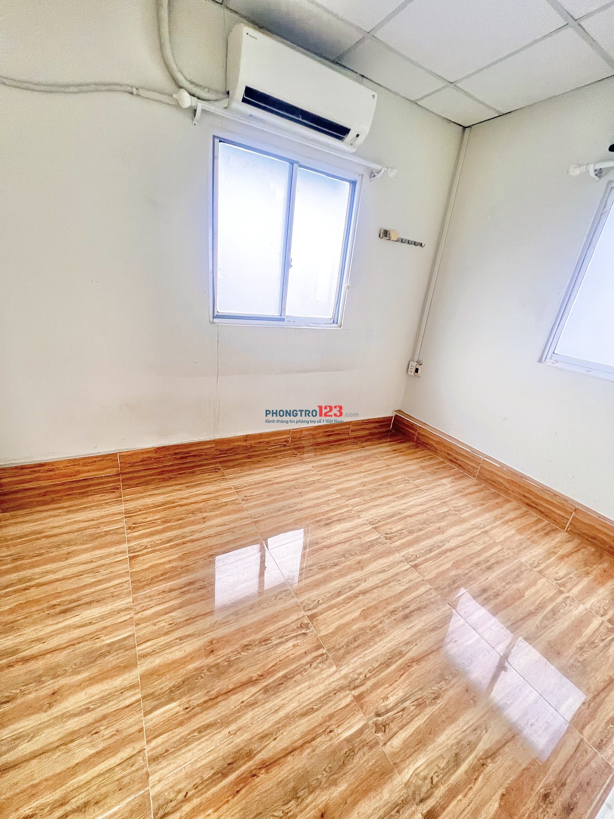 Cho Thuê Phòng Giá Rẻ Trung Tâm Quận 1 có 2 Cửa Sổ, FREE 1 xe máy, gần chợ Tân Định