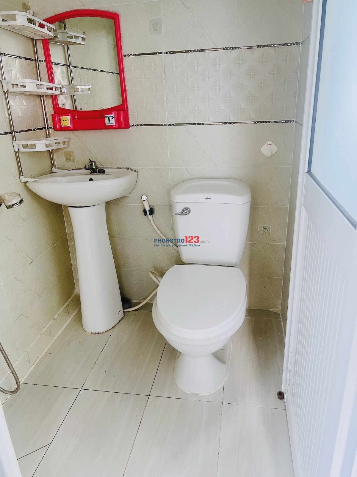 Cho Thuê Phòng Giá Rẻ Trung Tâm Quận 1 có 2 Cửa Sổ, FREE 1 xe máy, gần chợ Tân Định
