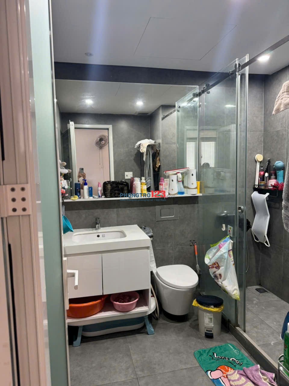 Căn hộ 68m2, 2p ngủ C/c Miếu Nổi giá 11tr/tháng