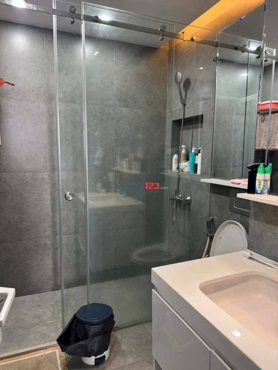 Căn hộ 68m2, 2p ngủ C/c Miếu Nổi giá 11tr/tháng