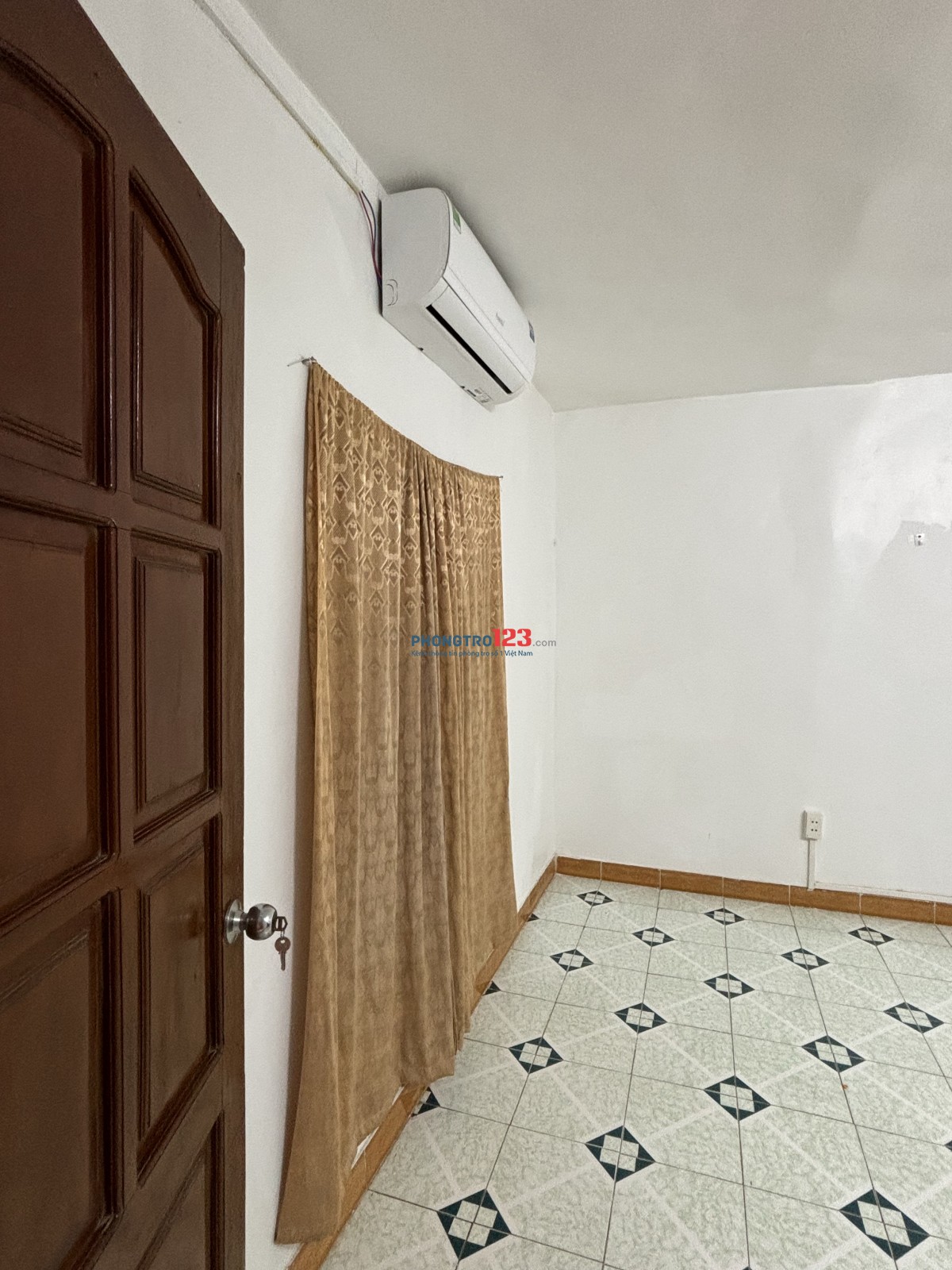 Cho thuê nhà căn hộ tập thể E4 Thái Thịnh