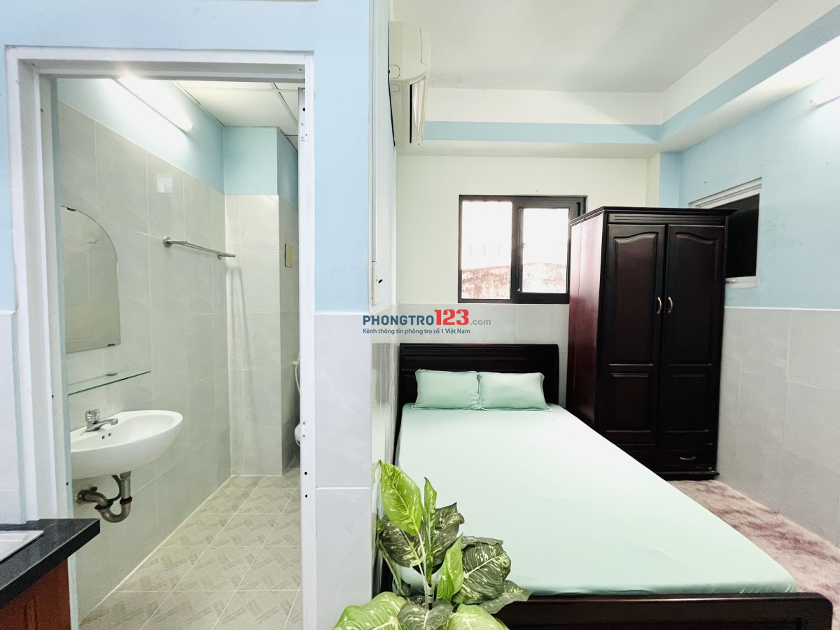 PHÒNG MỚI THOÁNG MÁT NGAY QUỐC LỘ 13 KẾ BÊN BÊN XE MIỀN ĐÔNG CŨ