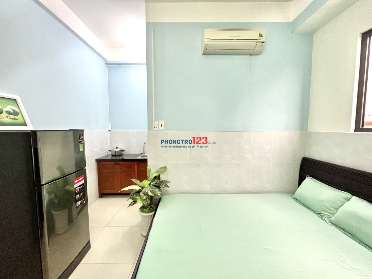 PHÒNG MỚI THOÁNG MÁT NGAY QUỐC LỘ 13 KẾ BÊN BÊN XE MIỀN ĐÔNG CŨ
