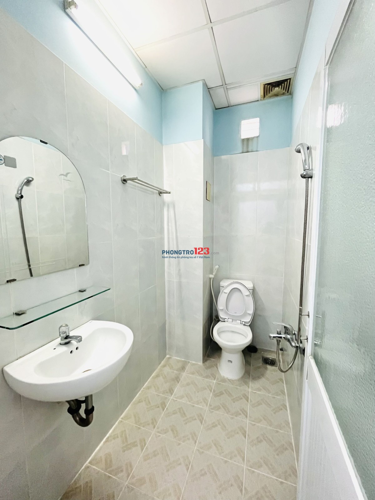 PHÒNG MỚI THOÁNG MÁT NGAY QUỐC LỘ 13 KẾ BÊN BÊN XE MIỀN ĐÔNG CŨ