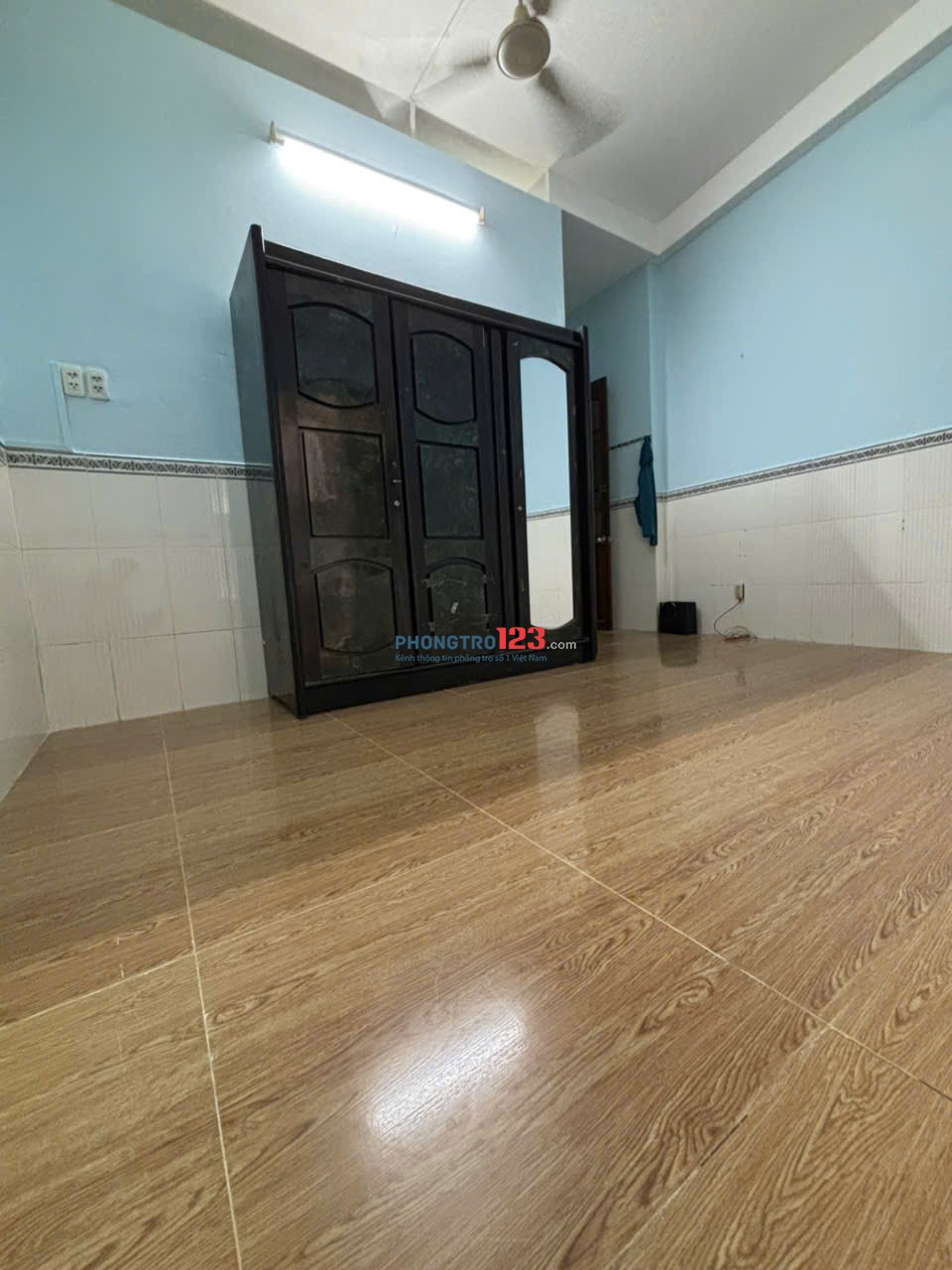 Cho thuê phòng trọ 20m2 ngay Vạn Hạnh Mall quận 10, có chỗ để xe, KDC an ninh, giờ giấc tự do.