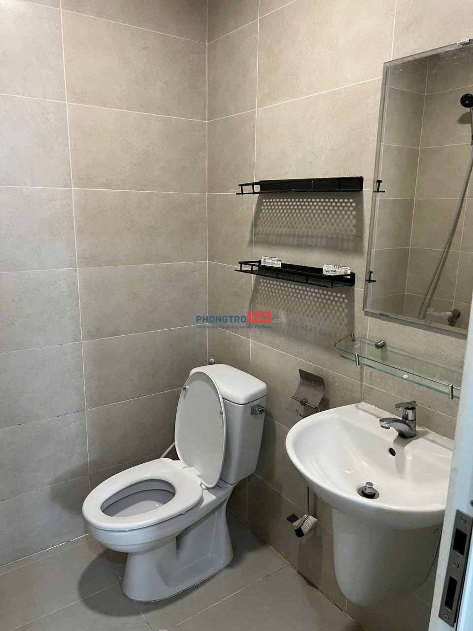 Chung cư The Useful, Lạc Long Quân, TB: 75m2, 2p ngủ, NTCB, 10tr/th