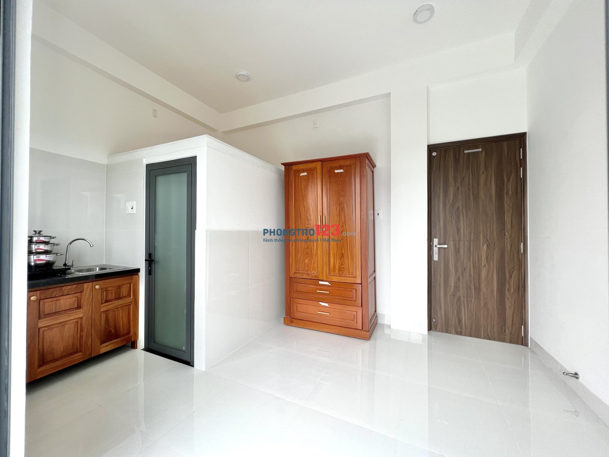 PHÒNG BAN CÔNG LỚN SẠCH SẼ AN NINH GẦN ĐH VĂN LANG CS 3