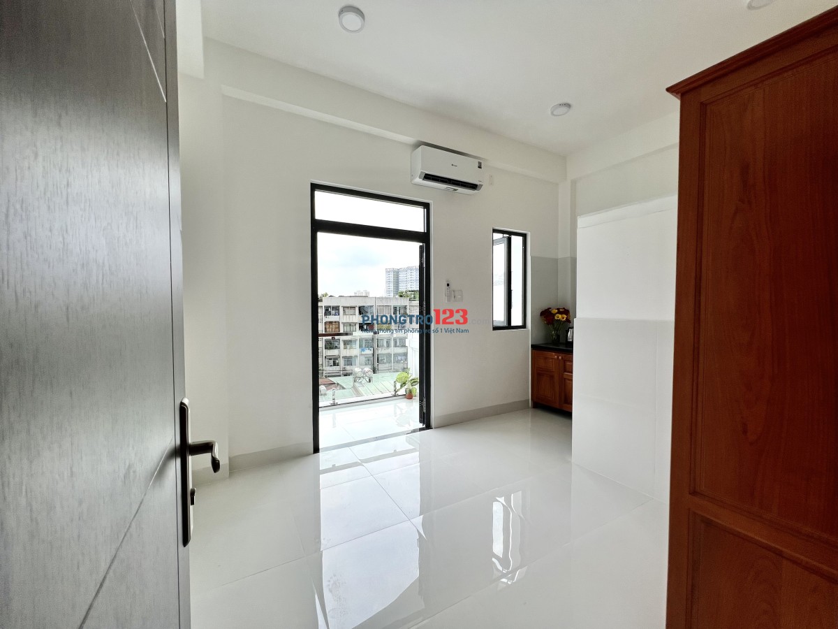 PHÒNG BAN CÔNG LỚN SẠCH SẼ AN NINH GẦN ĐH VĂN LANG CS 3