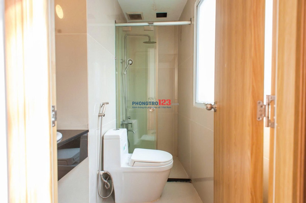 Căn Hộ View Ban Công Full Nội Thất Ngay Co.op Mart Nhiêu Lộc