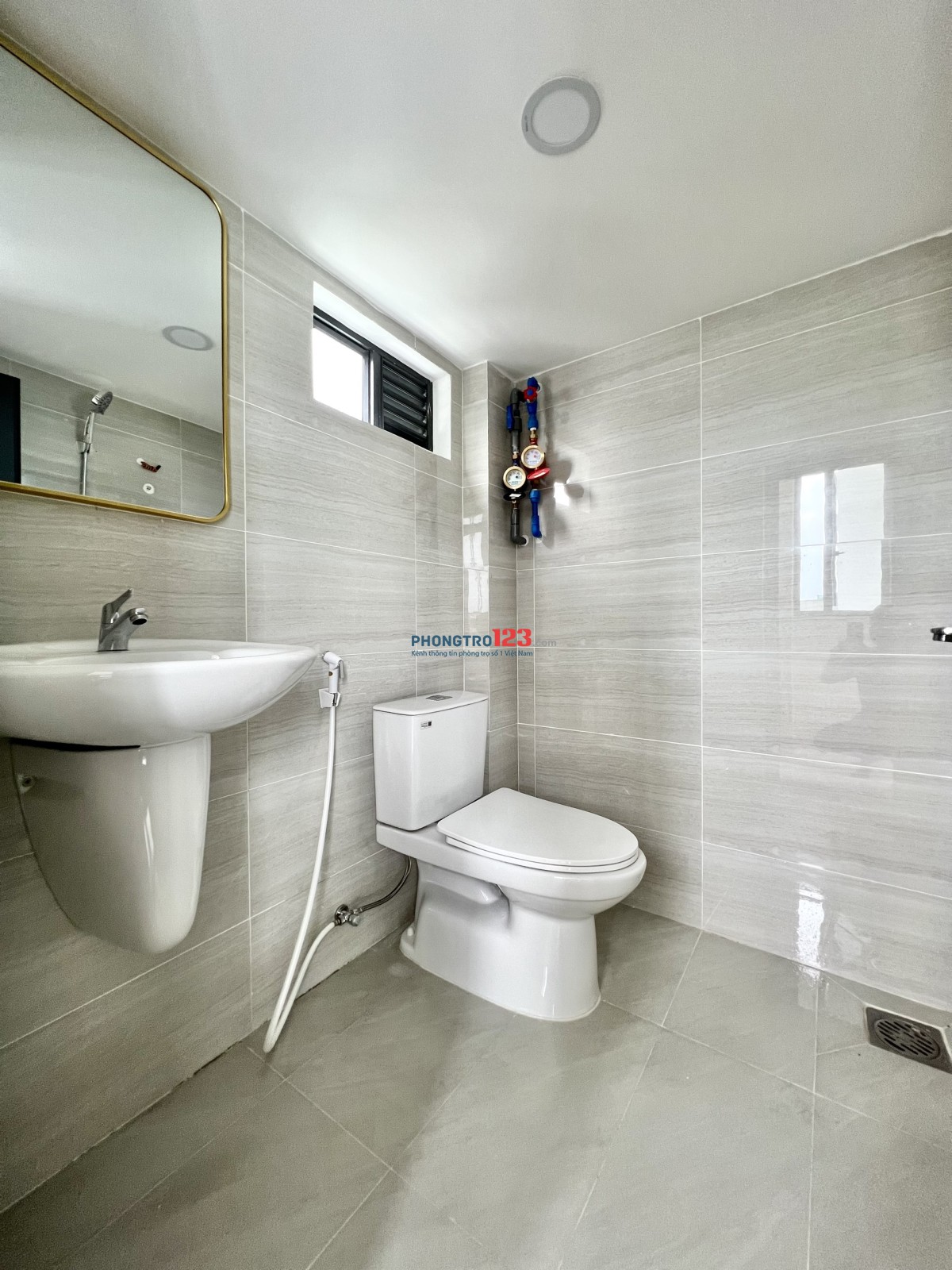 PHÒNG BAN CÔNG LỚN SẠCH SẼ AN NINH GẦN ĐH VĂN LANG CS 3