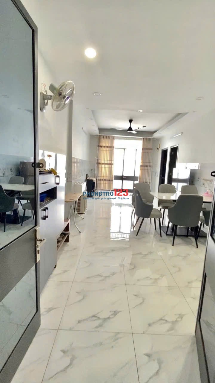 Chung cư Lữ Gia, Quận 11: 75m2, 2p ngủ, máy lạnh, ban công, 10,5tr