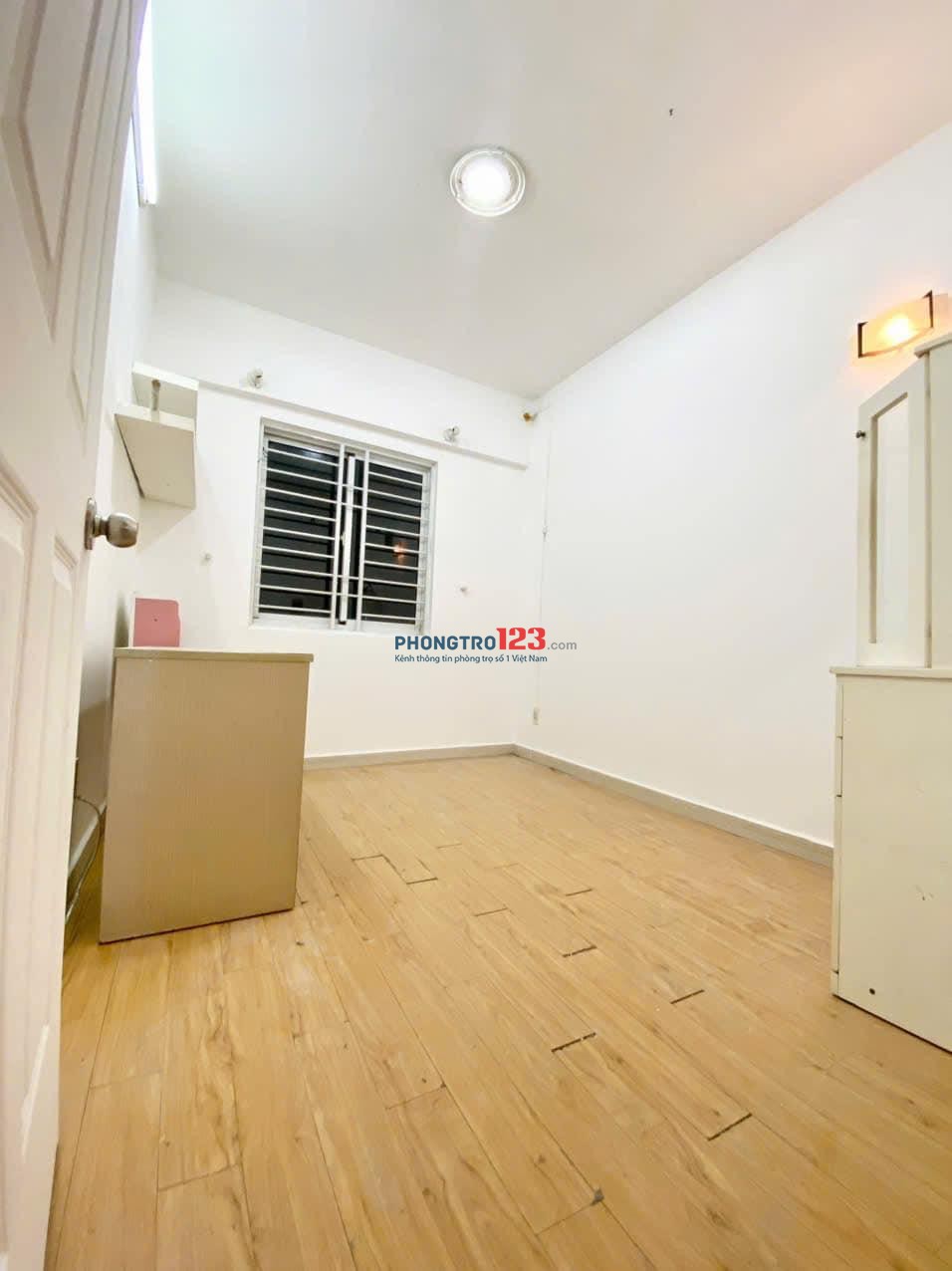Chung cư Nguyễn Ngọc Phương căn 3p ngủ,100m2 có nội thất,giá 16tr