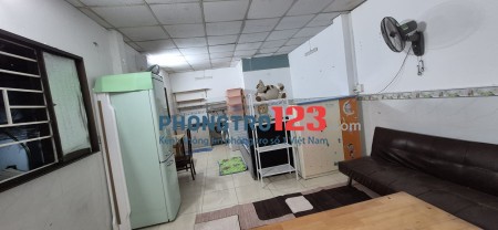 Cho thuê căn hộ dịch vụ siêu rẻ 40m², 4tr500/th. Có lối đi, chổ để xe riêng cho căn hộ, giờ giấc tự