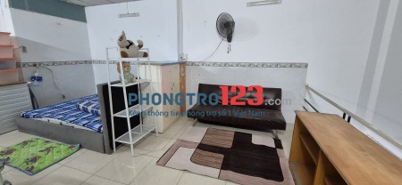 Cho thuê căn hộ dịch vụ siêu rẻ 40m², 4tr500/th. Có lối đi, chổ để xe riêng cho căn hộ, giờ giấc tự