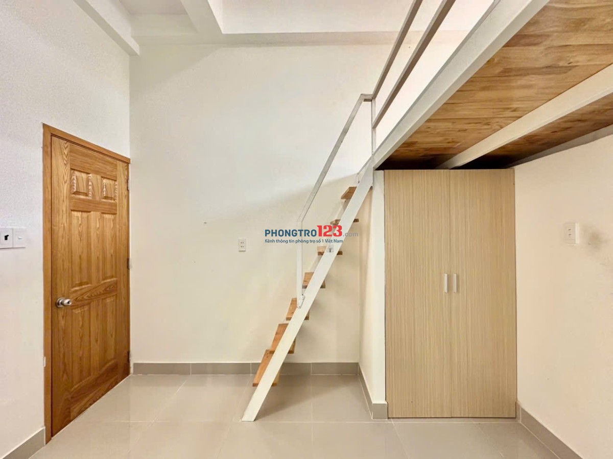 NGAY CHỢ HOÀNG HOA THÁM - GÁC LỬNG THOÁNG CHỈ 3TR2