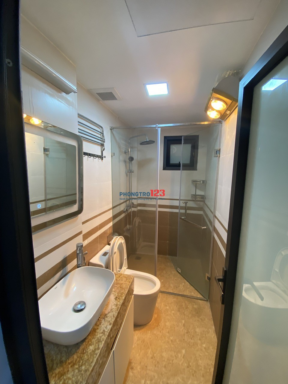 Cho thuê Căn chung cư mini tại Trích Sài, Tây Hồ Full đồ. Ngõ nông rộng, ban công View hồ cực thoáng