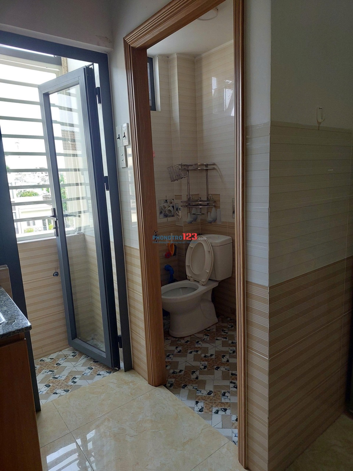Căn hộ dịch vụ ngay cạnh SPKT và đại học ngân hàng