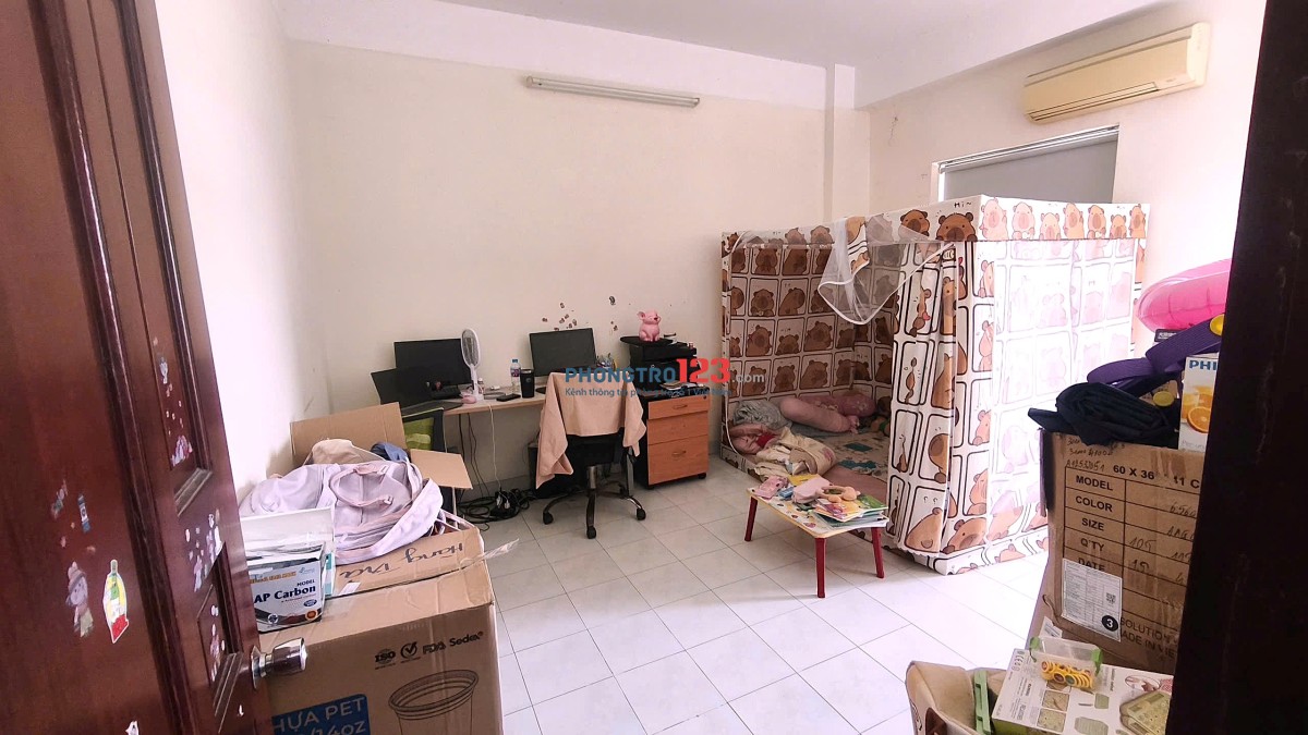 Căn Hộ 2PN Mặt Tiền Bến Vân Đồn 76m2 - Chính chủ - Sẵn ở ngay