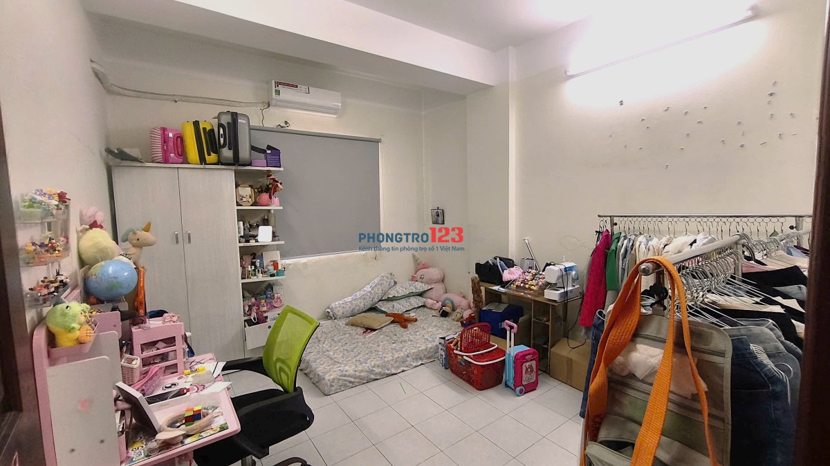Căn Hộ 2PN Mặt Tiền Bến Vân Đồn 76m2 - Chính chủ - Sẵn ở ngay