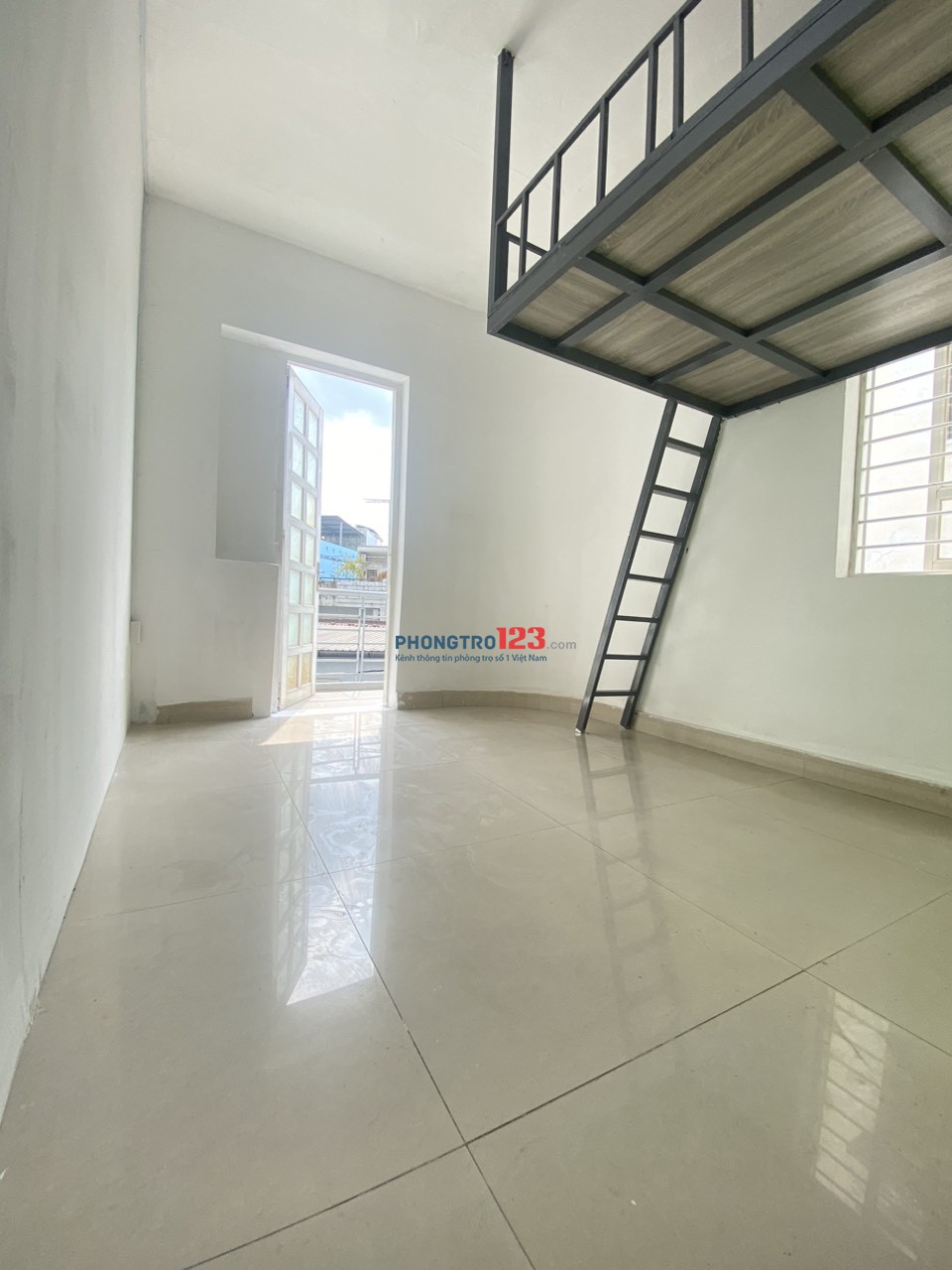 PHÒNG TRỌ ĐẠI HỌC VĂN HIẾN ban công có gác GIÁ RẺ