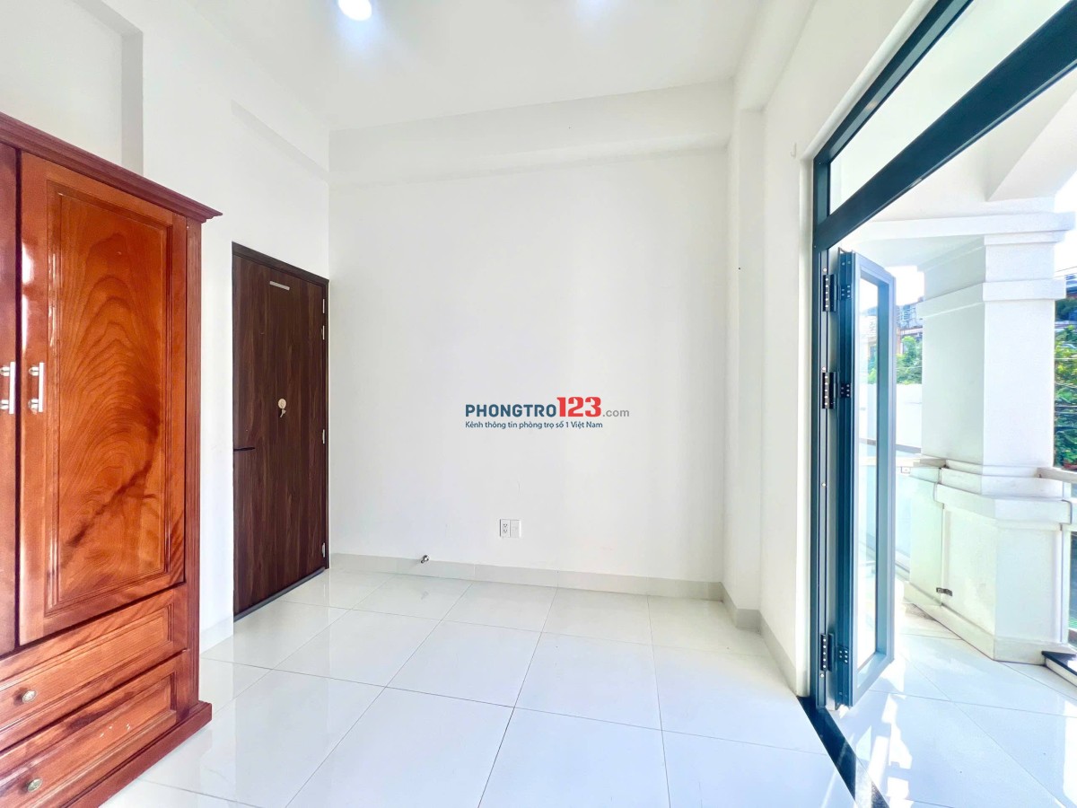 PHÒNG BAN CÔNG ĐÓN NẮNG NGAY ĐƯỜNG LÊ NGÃ