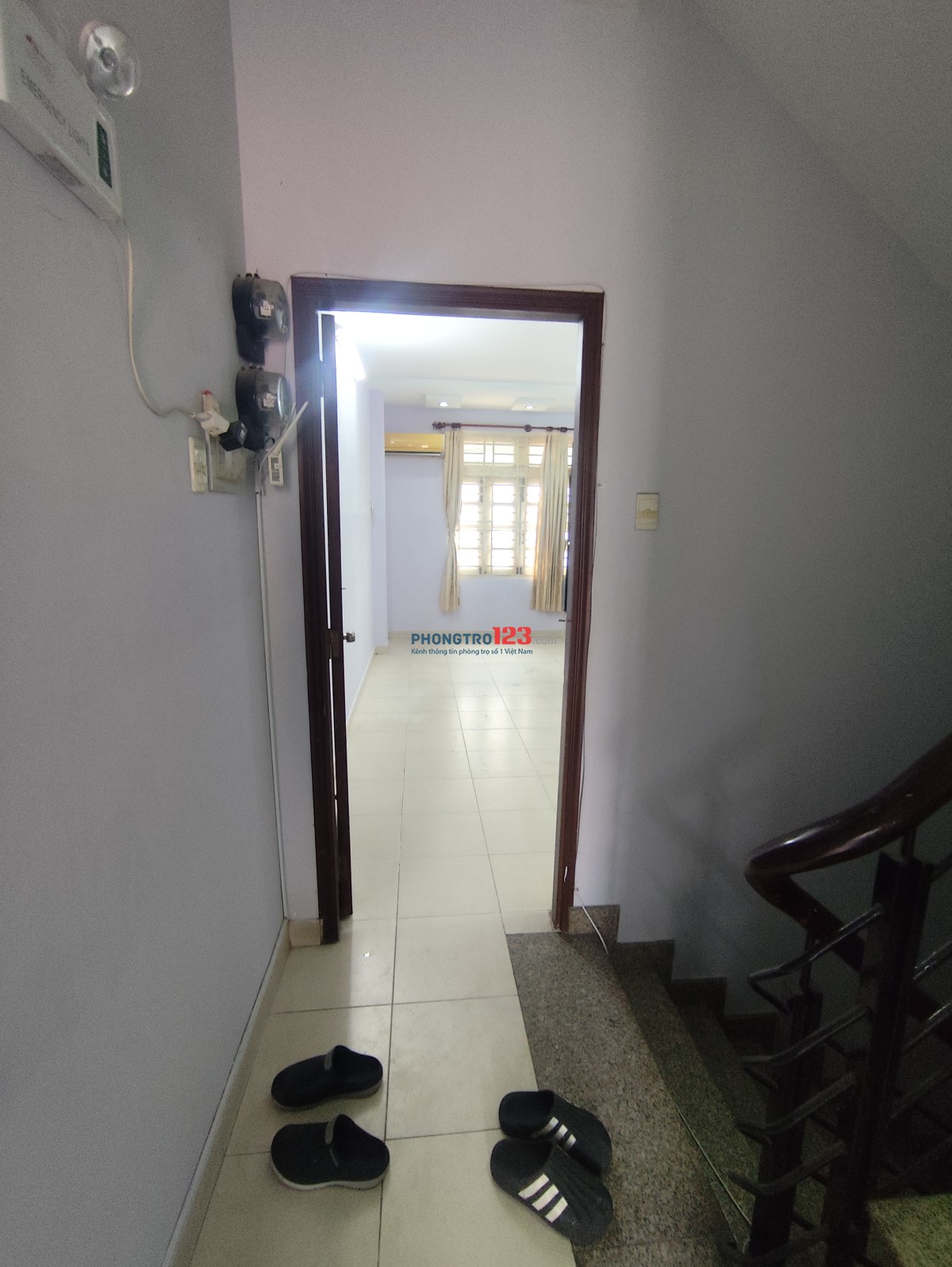Phòng ban công và cửa sổ thông thoáng, không chung chủ