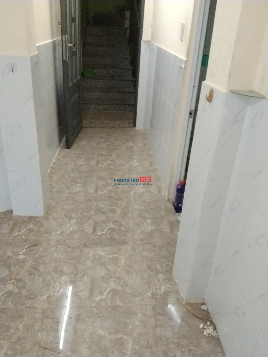 Giờ tự do phòng có máy lạnh toilet riêng