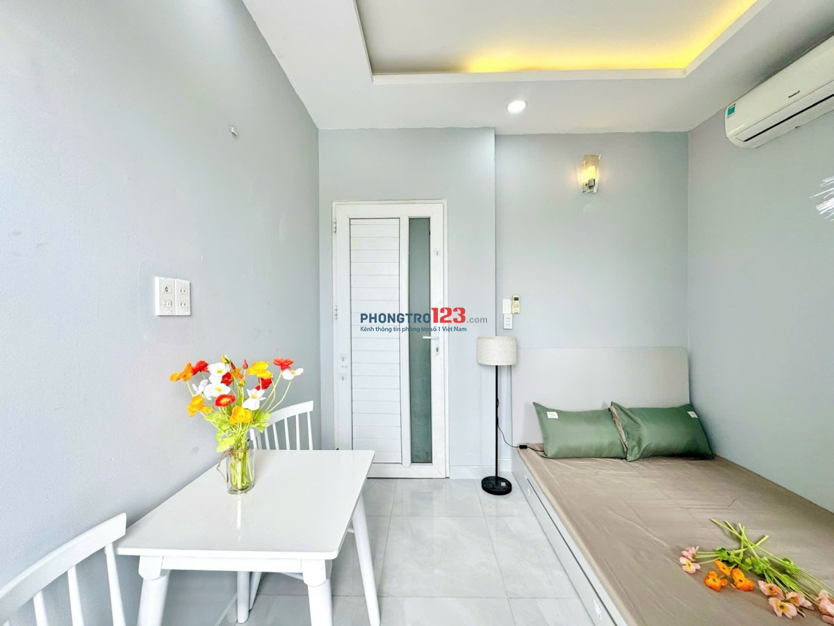 Phòng trọ giá rẻ ngay cầu Nguyễn Văn Cừ Q1 gần ĐH Khoa Học Tự Nhiên - ĐH Sư phạm có thang máy