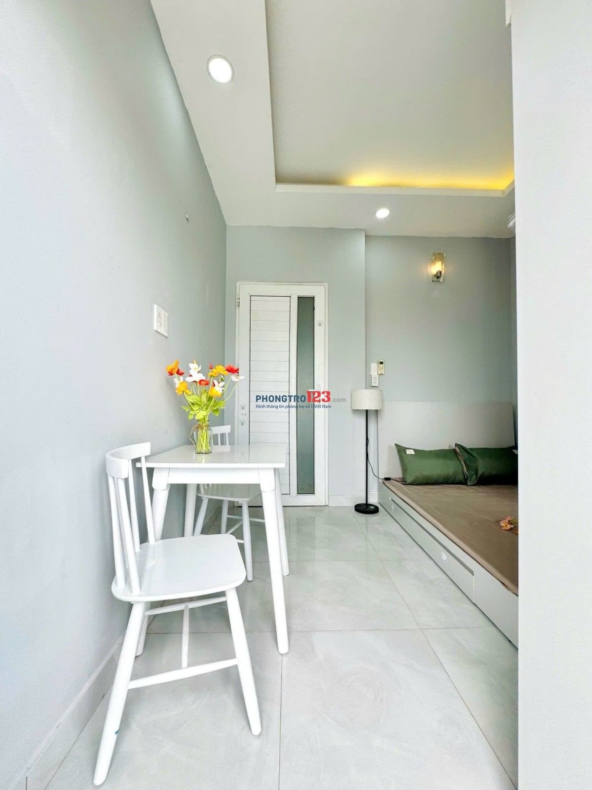 Phòng trọ giá rẻ ngay cầu Nguyễn Văn Cừ Q1 gần ĐH Khoa Học Tự Nhiên - ĐH Sư phạm có thang máy