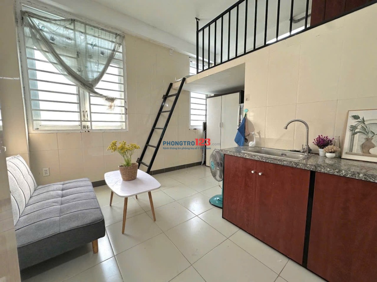 Phòng cho thuê giá rẻ 30m2 có gác ngay Đại học HUB quận 1 đường Nguyễn Trãi ngay cầu Ông Lãnh full