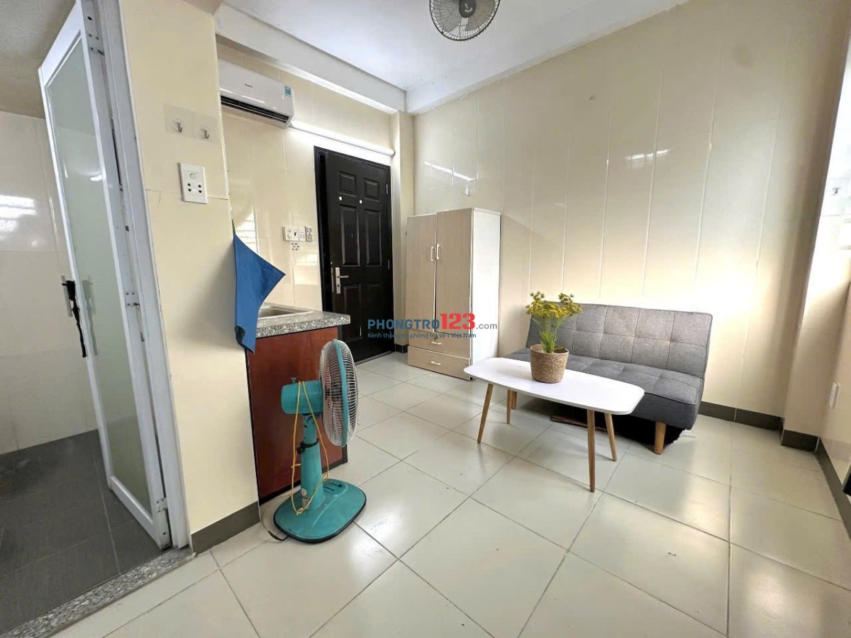 Phòng cho thuê giá rẻ 30m2 có gác ngay Đại học HUB quận 1 đường Nguyễn Trãi ngay cầu Ông Lãnh full