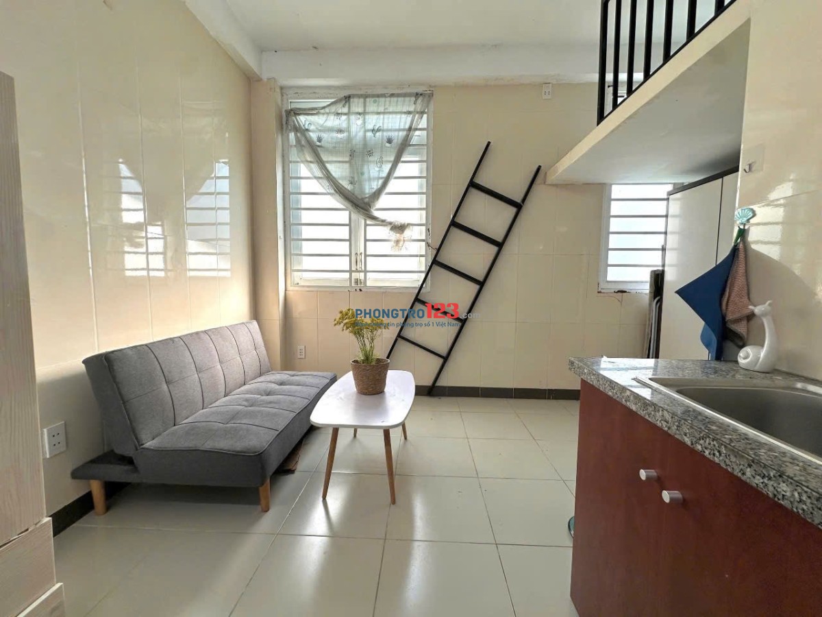 Phòng cho thuê giá rẻ 30m2 có gác ngay Đại học HUB quận 1 đường Nguyễn Trãi ngay cầu Ông Lãnh full
