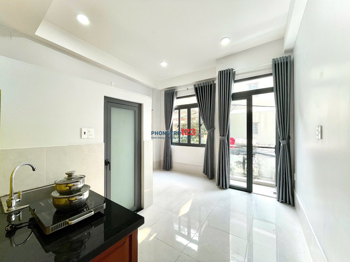 Phòng Ban Công, Mới Xây 100% Ngay Âu Cơ