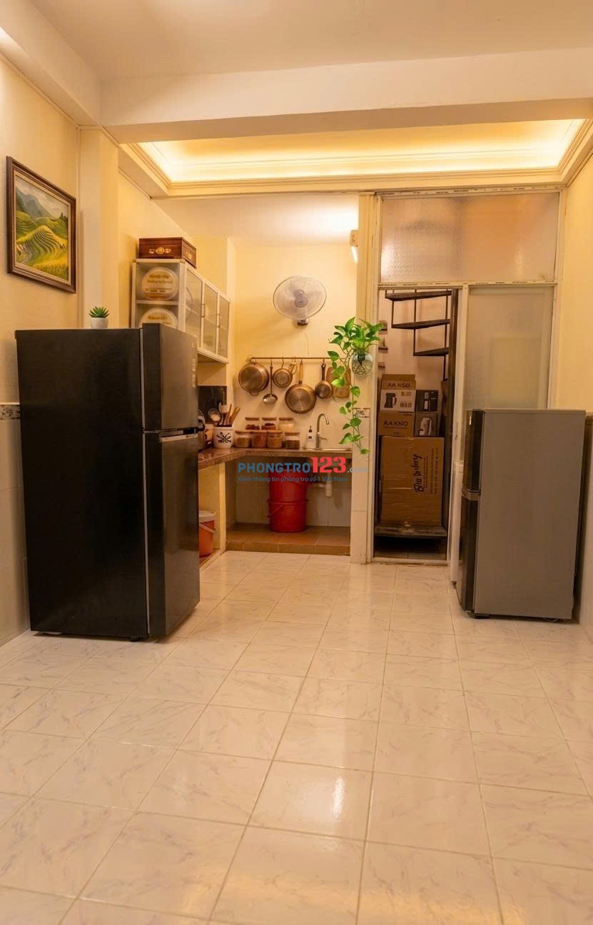 Nam ở ghép Quận 3 Trường Sa, không hút thuốc