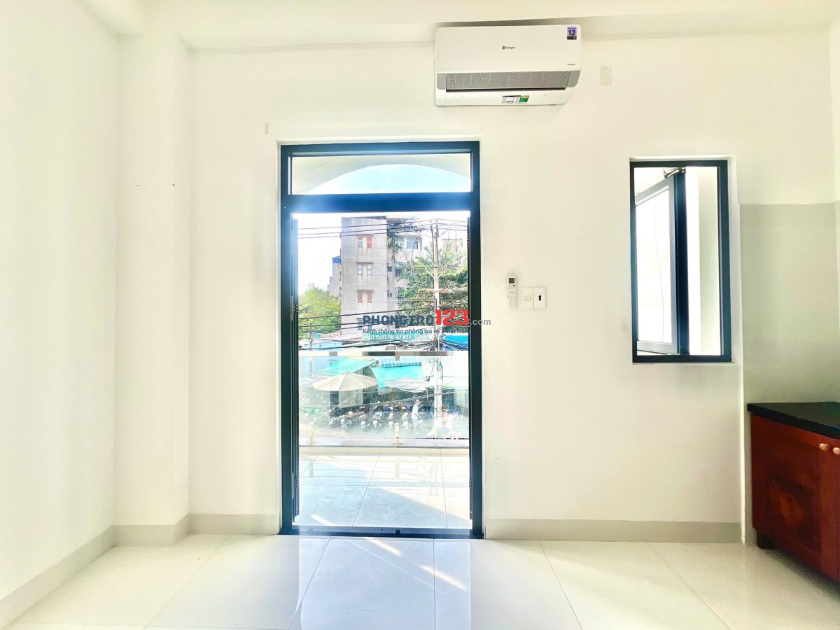PHÒNG MỚI XÂY CÓ BANCÔNG FULL NỘI THẤT GỖ CAO CẤP TẠI LÊ NGÃ GẦN ĐẦM SEN ĐẠI HỌC VĂN HIẾN