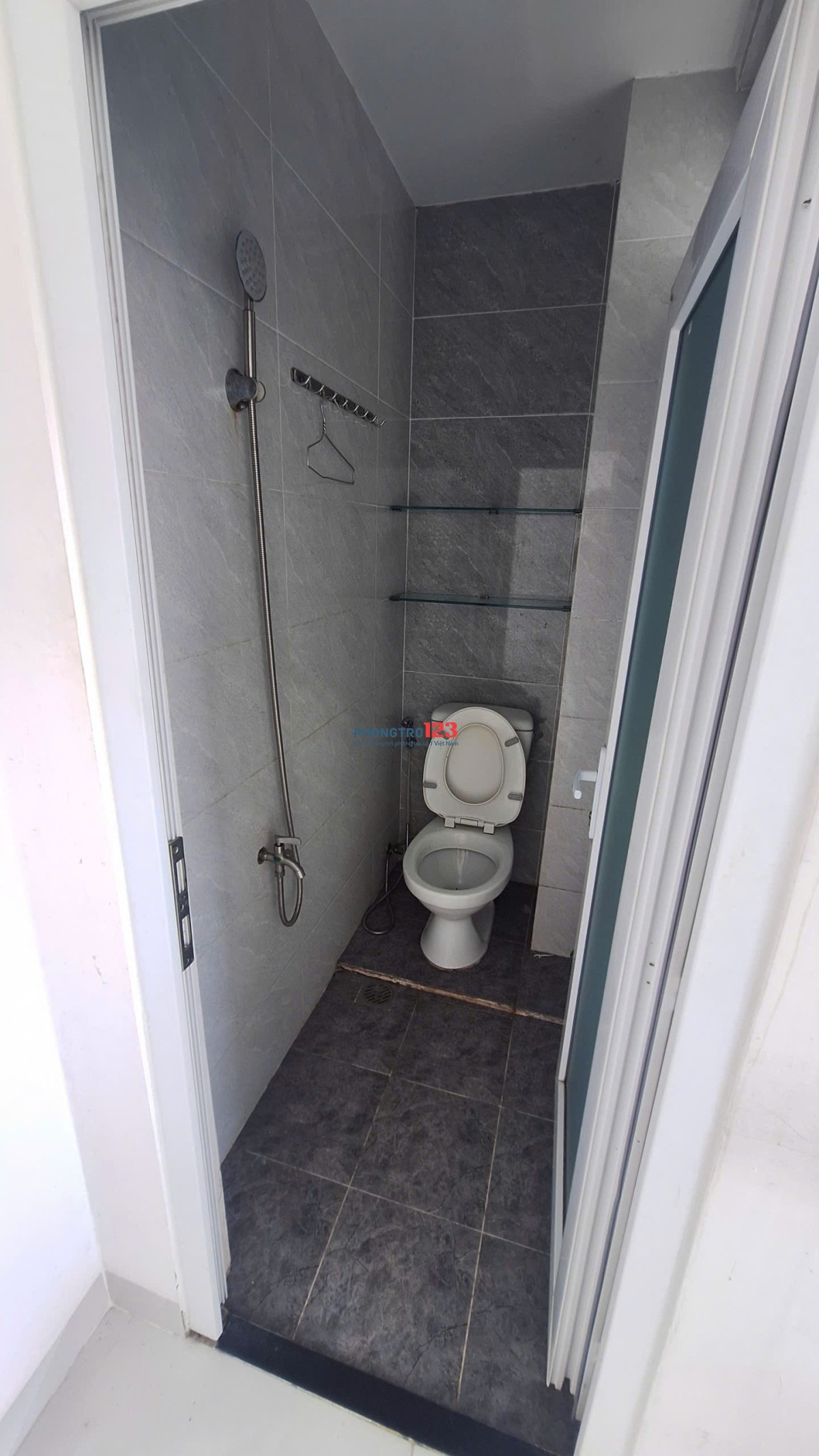 Cho thuê phòng cửa sổ thoáng mát gân KCX Tân Thuận Q7