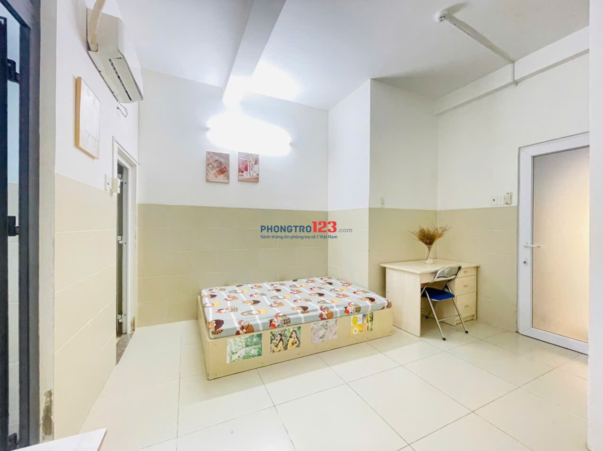 Phòng trọ giá rẻ 27m2 ngay trung tâm quận Bình Thạnh