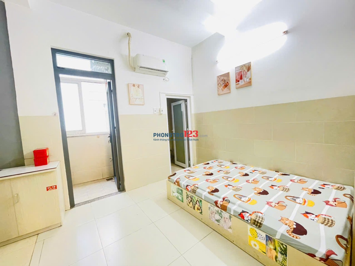 Phòng trọ giá rẻ 27m2 ngay trung tâm quận Bình Thạnh