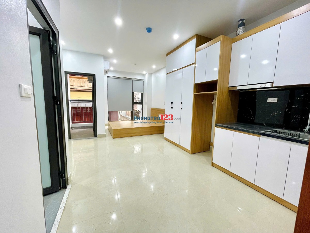 Studio đẹp như khách sạn - máy giặt riêng-ban công - cửa sổ