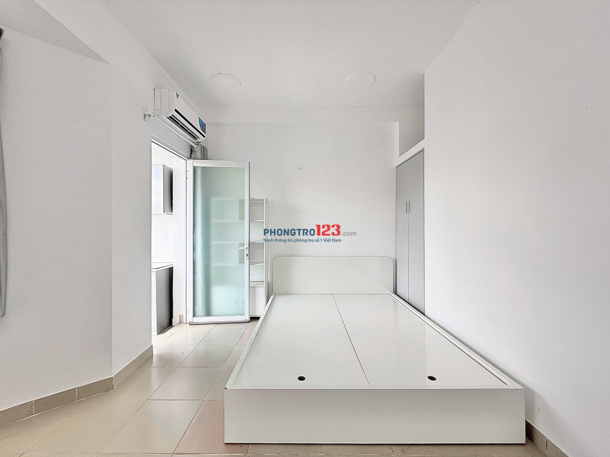 Căn hộ ban công rộng gần ngã tư Hàng Xanh - Vũ Tùng, Bình Thạnh - Phòng mới tinh, nội thất cao cấp